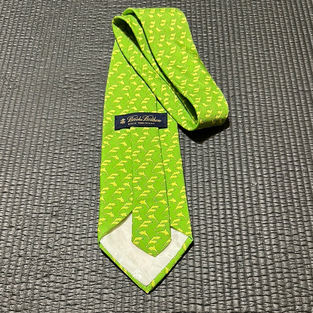Brooks Brothers Green and Yellow dolphins print Tie